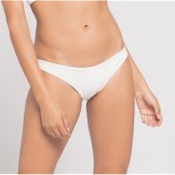 L*SPACE Bikini 2pcs-‘CrossroadsTextured’ Daisy Top & Cosmo Bottom - Picture 4 of 10